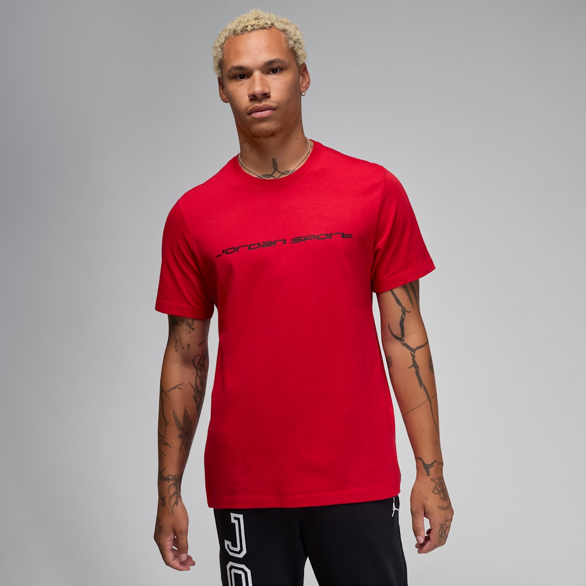 NIKE公式】 レッド トップス & Tシャツ【ナイキ公式通販】